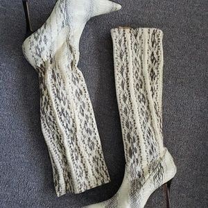 MANOLO BLAHNIK Snake skin boots